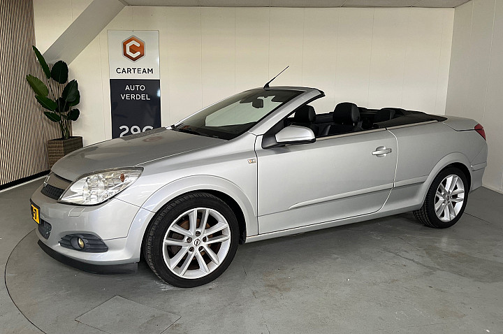 Opel Astra TwinTop 1.8 CosmoAirco, Lederen bekleding, Navigatie, LMV
