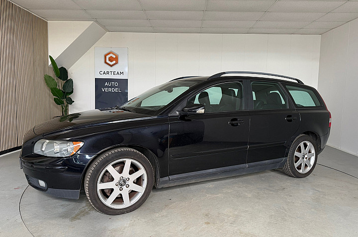 Volvo V50 2.4i Momentum Airco, LMV, Lederen bekleding INRUILAUTO MET NIEUWE APK