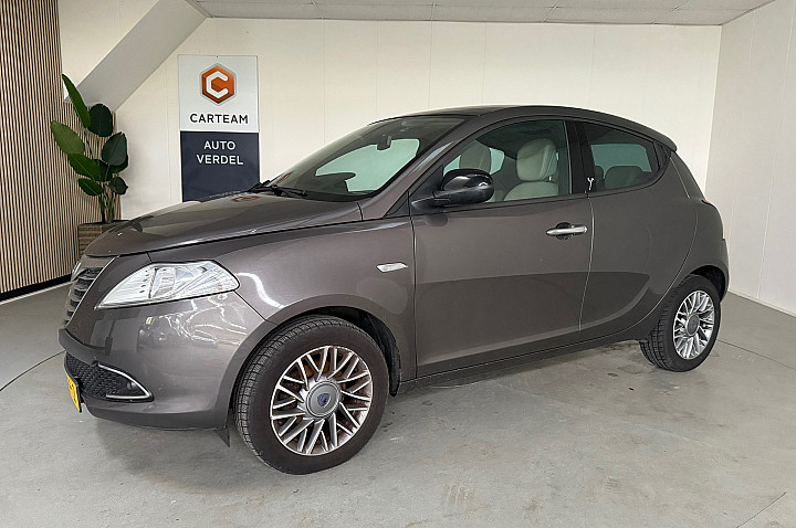 Lancia Ypsilon 0.9 TwinAir Platinum Airco, Leder, LMV, Panoramadak