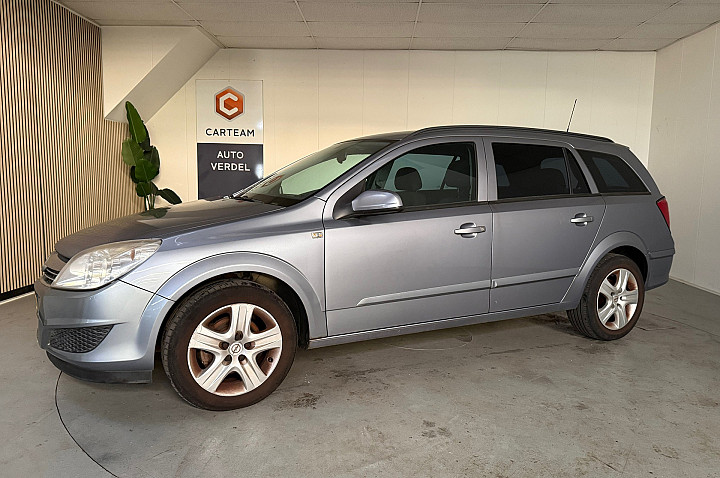 Opel Astra Wagon 1.6 Essentia Airco, Navigatie, Trekhaak, LMV, Carkit